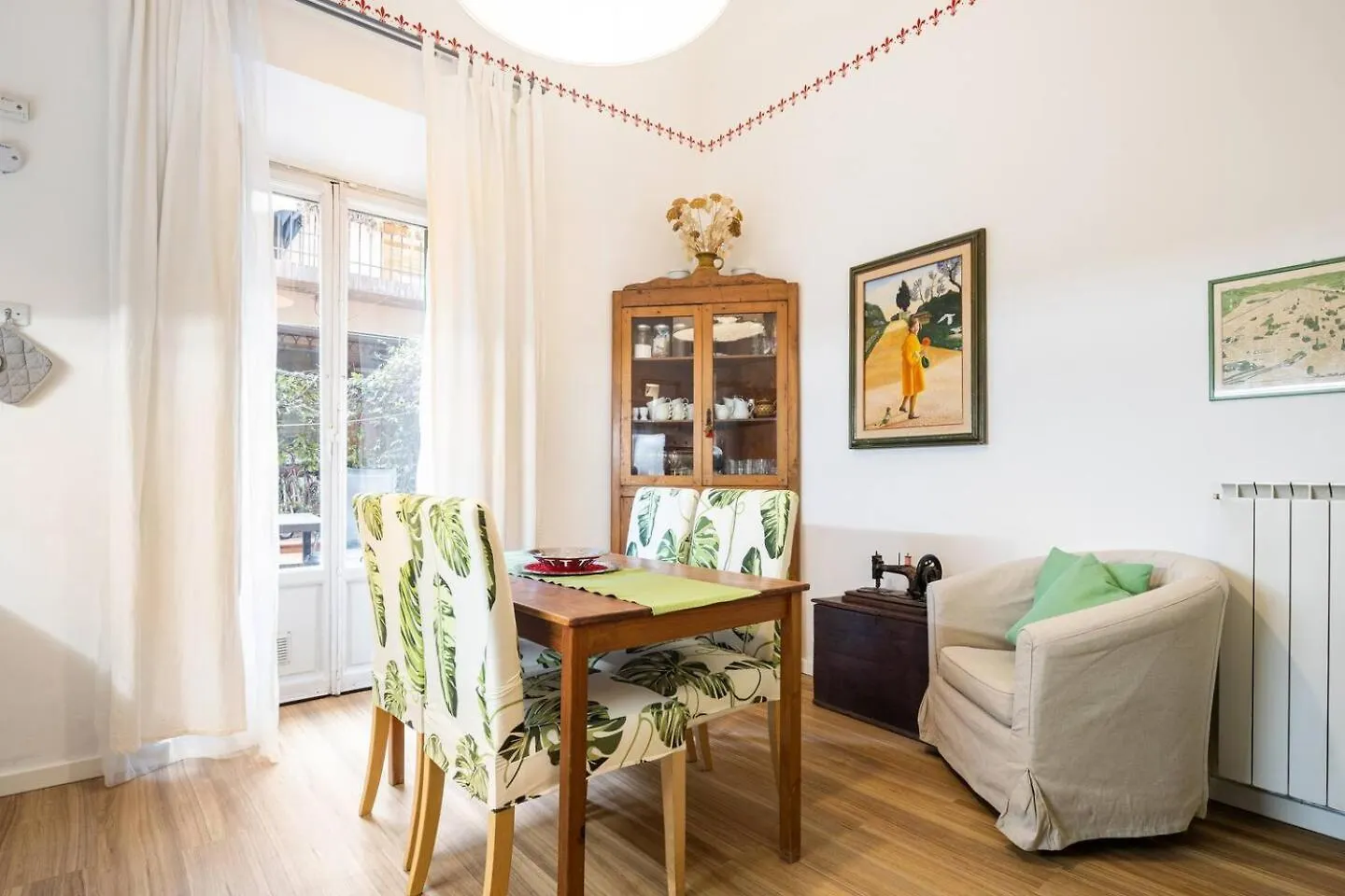 Comfy Unit Suitable For Work Street Level With Patio Florence