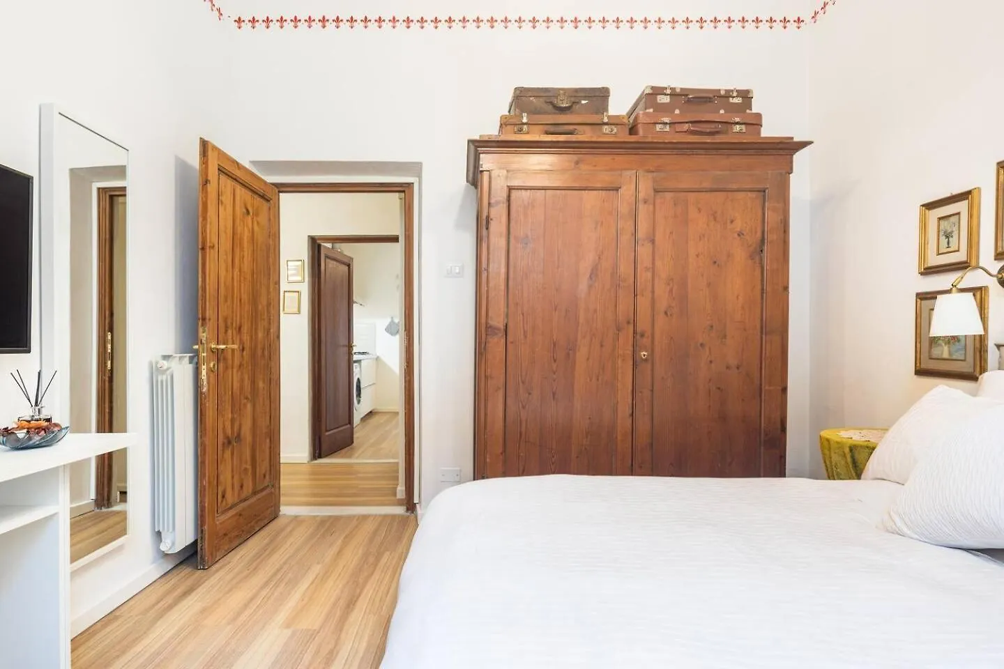 Apartment Comfy Unit Suitable For Work Street Level With Patio Florence Italy