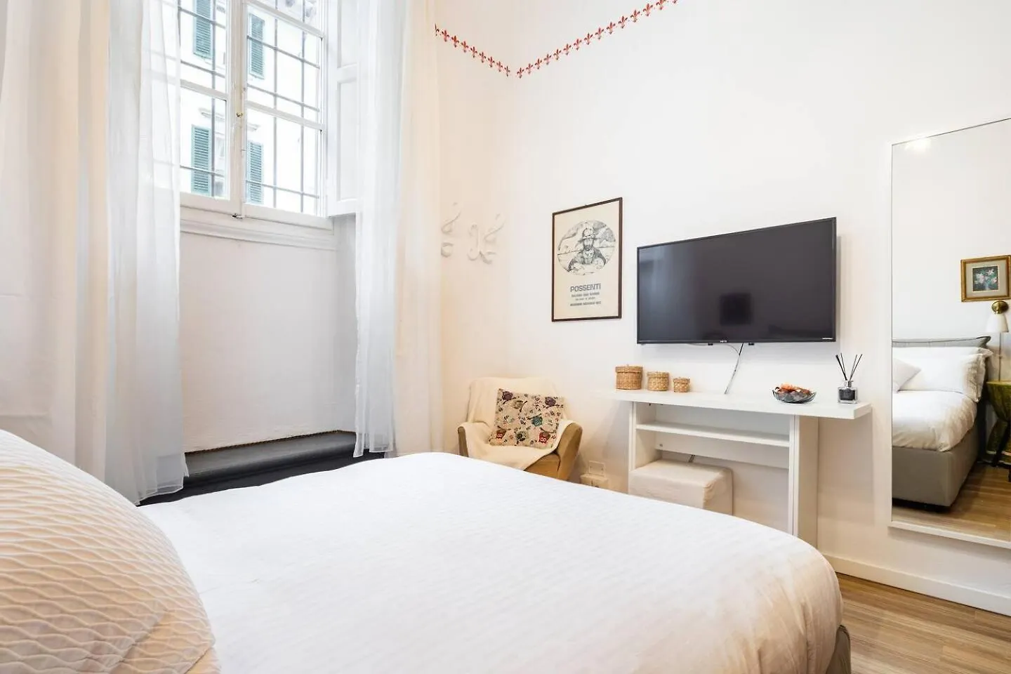 Comfy Unit Suitable For Work Street Level With Patio Florence Italy