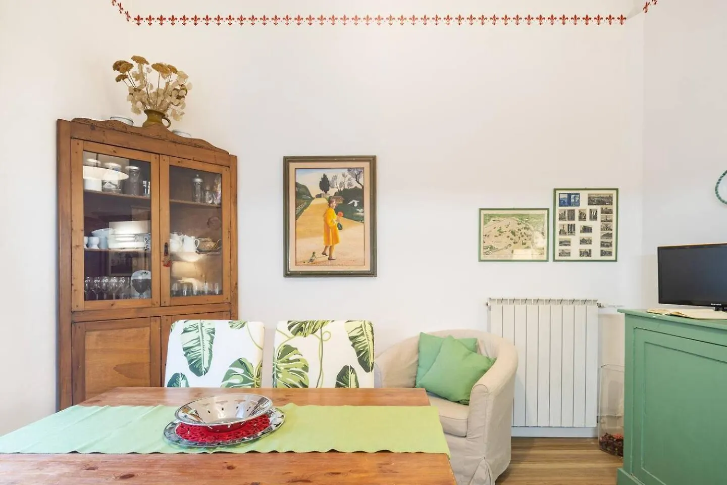 Comfy Unit Suitable For Work Street Level With Patio Florence Italy