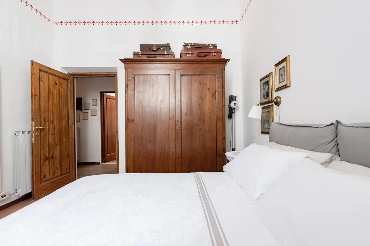 Apartment Comfy Unit Suitable For Work Street Level With Patio Florence